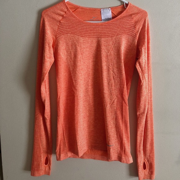 Size S, Nike, Dri-fit Running Long Sleeve - Picture 1 of 4